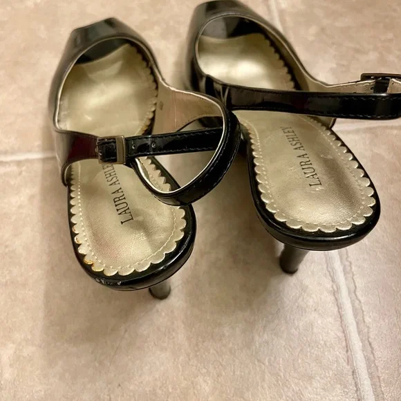 Laura Ashley Black Classic Heels - Picture 5 of 5